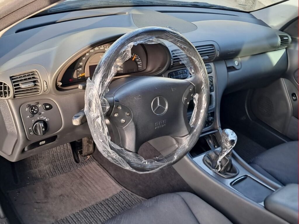 audi tras izq